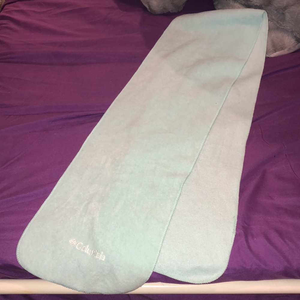 Columbia scarf
